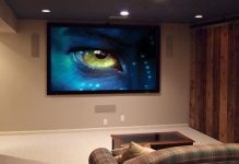 Milyen magasan lógni a tv hogyan akasztani a falra a hálószobában, a távolság a padló és a