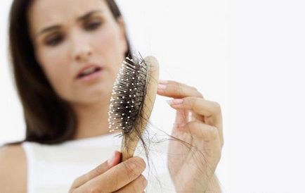 Folk jogorvoslati hajhullás nőknél az otthoni