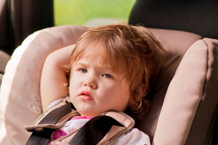 Kellemetlen az utasok, hogyan kell viselkedni egy gyermek az autóban