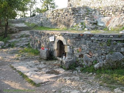 Új Athos - hol és mit kell látni a látnivalók és szórakozási (fotó, videó, hogyan (Drandsky templom Nagyboldogasszony) Új Athos - hol és mit kell látni a látnivalók és szórakozási (képek, videók, mint a