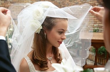 Rite emelő fátyol menyasszony - a menyasszony kézikönyve