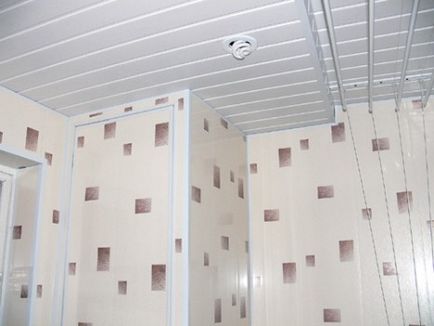 A falakat díszítő műanyag panelek PVC-panelek, mint a ragasztó, amely ragasztó, hogy a technológiát