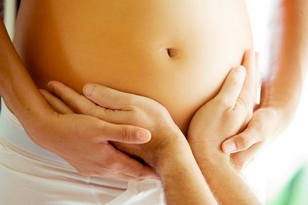 Miért baba rugdossa erősen a gyomorban