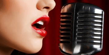 A mikrofon rögzítésekor ének a stúdióban