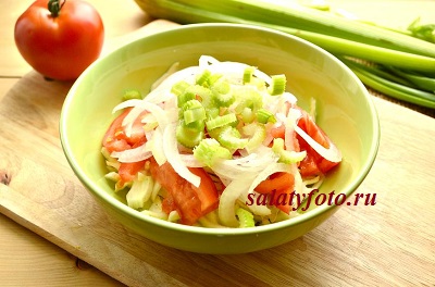 Recept az egészséges saláta friss káposzta, paradicsom, zeller