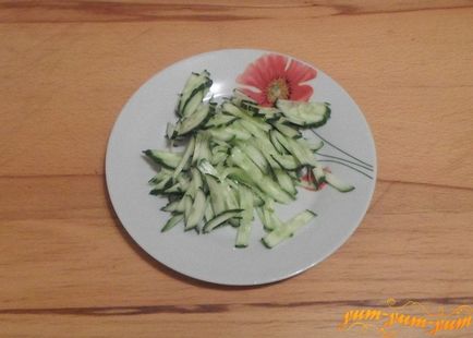 Recept saláta uborka, paradicsom, sajt, kolbász és sonka