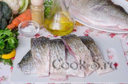 Párolt hal zöldségekkel - lépésről lépésre recept fotókkal, halak és tengeri állatok
