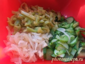 Saláta sült uborka