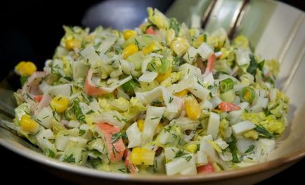 Rák saláta kukoricával és uborka
