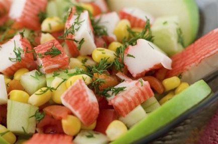 Saláta Tarisznyarák, kukorica és uborka -, hogyan kell elkészíteni a recept