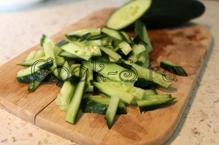 Saláta Tarisznyarák, uborka és a kukorica - egy lépésről lépésre recept fotók, saláták