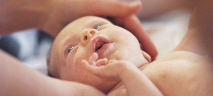 Újszülött kiütés - kiütés az arcon, a test körül a csecsemők, hormon kiütés csecsemők