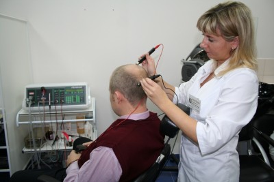 Hátráló hajszálrepedés a homlokára a férfi hogyan kell tisztítani, a kezelés