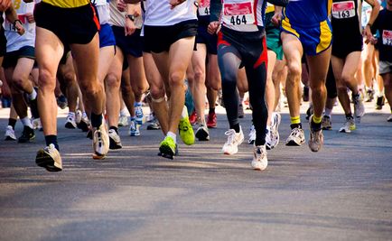 Mennyibe maratoni futásra 42 km - nyilvántartások, bajnokok listájáról férfiak és nők között, ötletek (Marathon) Mennyibe maratoni futásra 42 km - nyilvántartások, bajnokok listájáról férfiak és nők között, ötletek