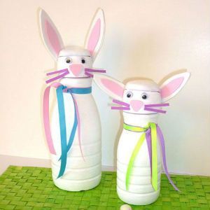 Hare egy műanyag palack