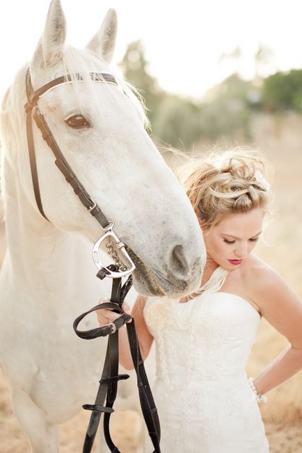 Fehér ló a menyasszony -, hogy az esküvő a kreatív, utánozhatatlan és exkluzív
