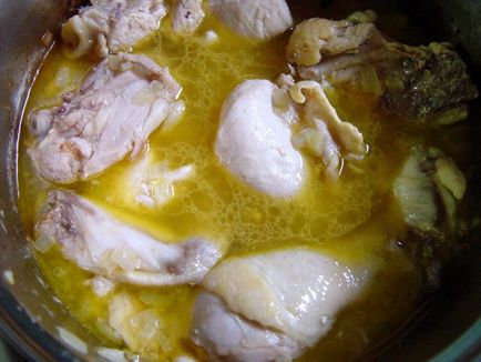 Chakhokhbili csirke dióval, szalonnával
