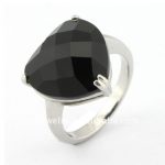Black Stone (50 fotó) nyakláncok és gyűrűk féldrágakő, mint az úgynevezett egy gyűrű, a lista ékszerek