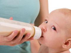Mi a teendő, ha a baba csuklik - néhány hasznos tipp, hogy a szülők