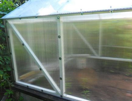 Az üdülési szezon van nyitva - építeni egy üvegház uborka saját kezűleg
