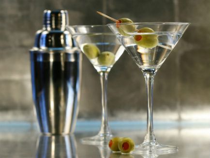 Hogyan és mit iszik Martini Bianco koktélok, snack