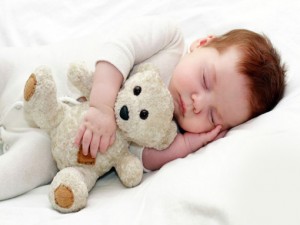 Hogyan, mikor és milyen gyakran feküdt le aludni grudnichka szabályok és rendelkezések a gyermekek alvás