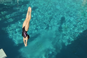Hogyan merülés a medencében jobb fotó