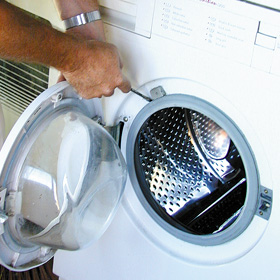 Hogyan szétszedni mosógép Indesit (Indesit)