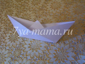 Hogyan készítsünk egy csónakot papír kezét szakaszában, a család és az anya
