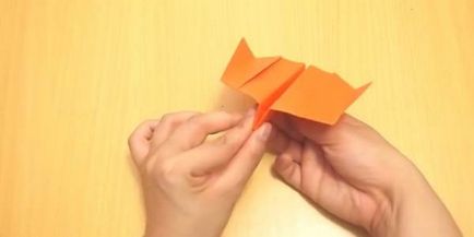 Hogyan készítsünk egy papír repülőgép ki utasításokat, fotók és ábrák