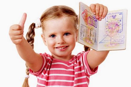 Hogyan készítsünk egy útlevelet a gyermek legfeljebb egy évig rövid idő alatt