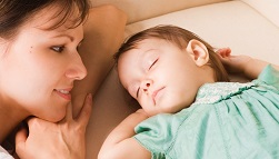 Hogyan tegye a baba aludni, bebiklad