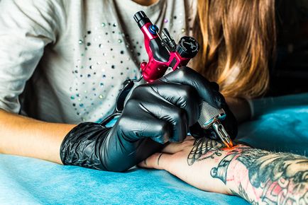 Hogyan törődik a tetoválás, így nem lesz a gikszer