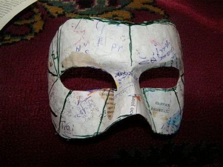 Farsangi maszkok saját kezűleg készült papírmasé