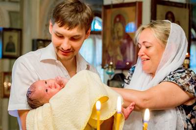 Keresztelés fiú, hogy szükség van a keresztségre (megkeresztelkedett ortodox)
