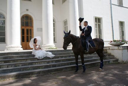 Lovak esküvő, lovas klub „sarkalatos”