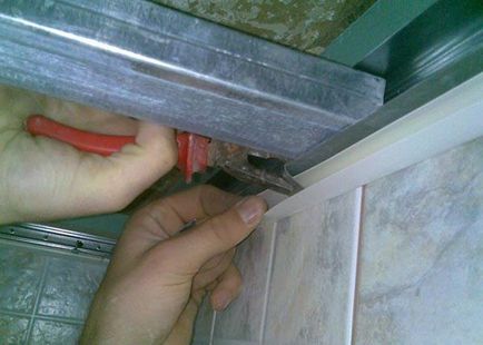 Befejező burkolólemezeknek PVC burkolat kezüket műanyag technológia (videó) (kar) Befejező burkolólemezeknek PVC burkolat kezüket műanyag technológia (videó)