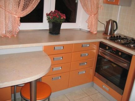 Újratervezés a konyha a Hruscsov fotó, design a kis és nagy edények