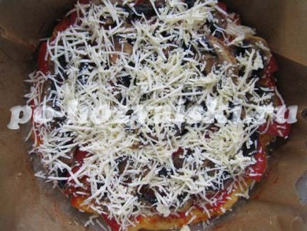 Pizza gombával és paradicsommal recept