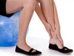 Miért van fájdalom a láb járás közben és nyugalmi