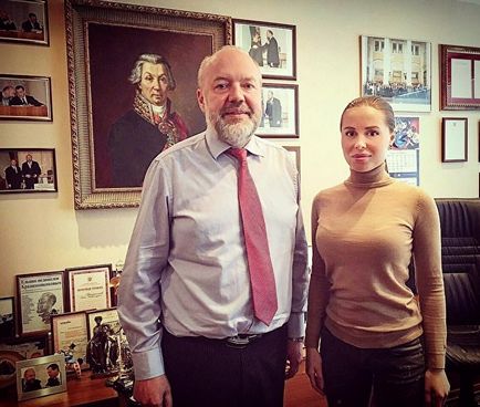 Miért Yuliya Mihalkova volt hajlandó részt venni a szövetségi választásokon