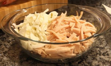 Egyszerű és finom saláták csirke - lépésről lépésre receptek fotókkal