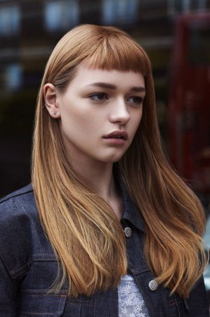 Közvetlen fringe (via) egyenes frufru