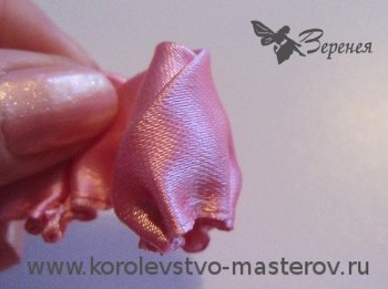 Emelkedett szatén szalag (együtt a többi él) Rose szatén szalaggal