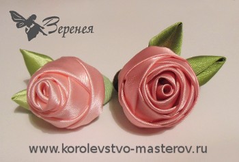 Emelkedett szatén szalag (szatén) Rose szatén szalaggal