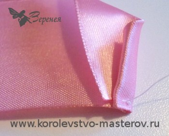 Emelkedett szatén szalag (szalagos) Rose szatén szalaggal