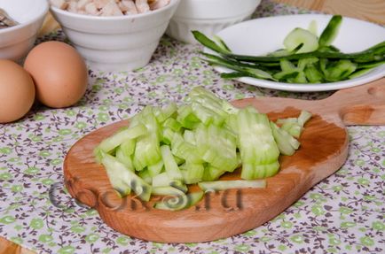 Saláta „fiesta” csirke, ananász és gombák - lépésről lépésre recept fotókkal, saláták