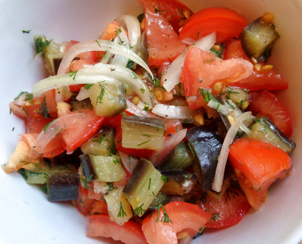 Saláta padlizsán és paradicsom - egyszerű receptek