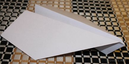 Az a papír síkjából - hogyan papírrepülõ lépések