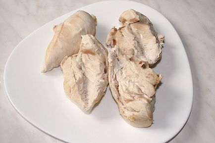 Hány kalória egy főtt csirke, hogyan kell kiválasztani a készítmény és felhasználása csirke csirke